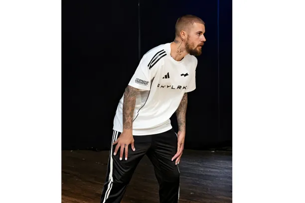 Jersey Spotlight Justin Bieber’s Monochrome “SKYLRK” Streetwear Look
